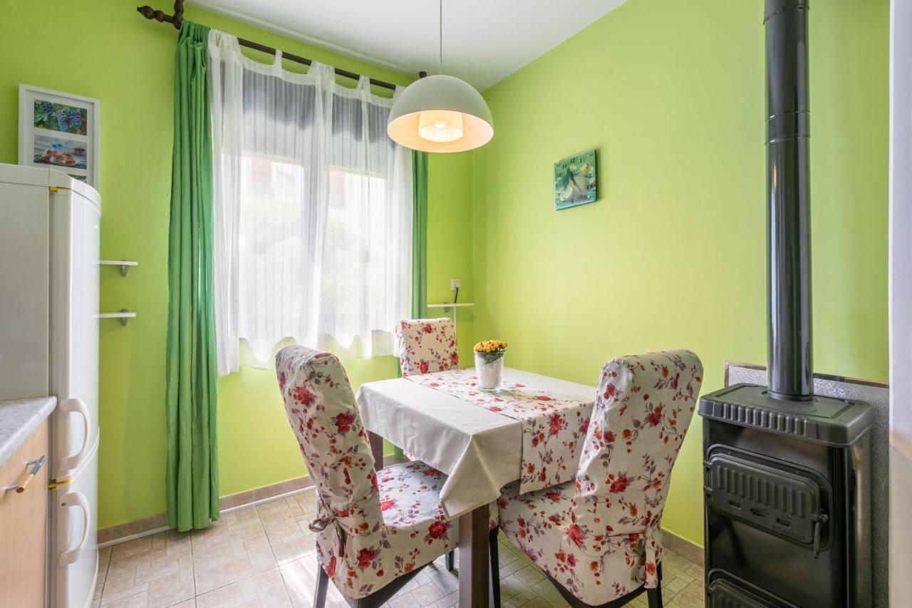 Apartments Zec Селце Екстериор снимка