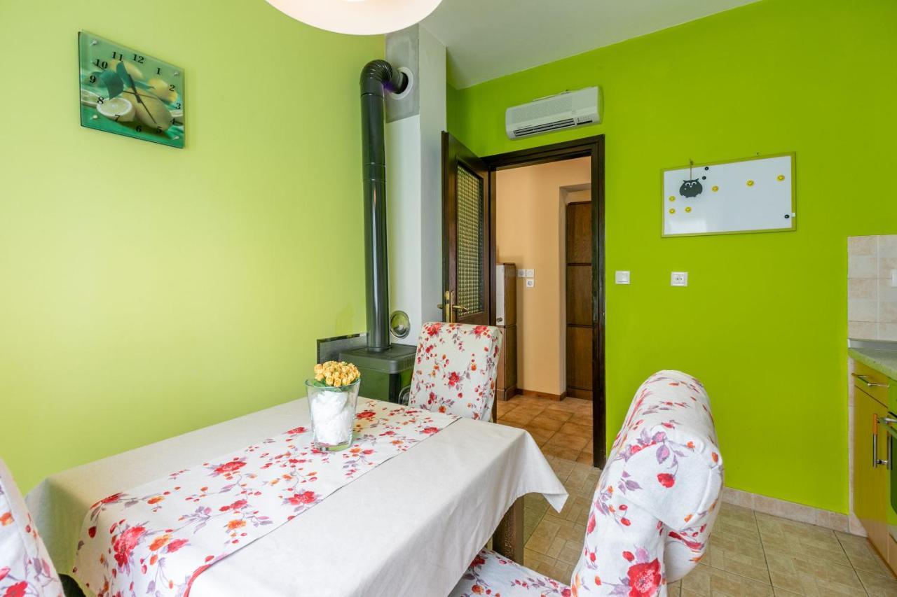 Apartments Zec Селце Екстериор снимка